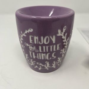 Scentsy’s Enjoy the Little Things plug-in warmer, Retired